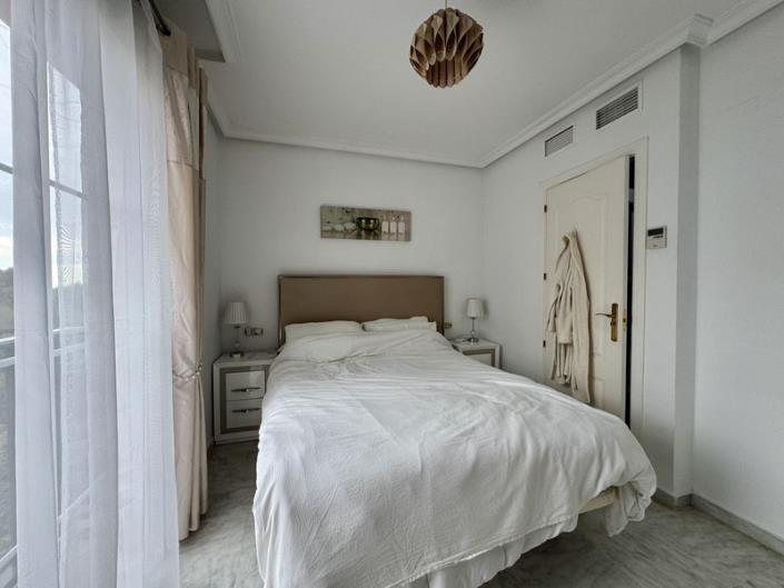 Image No.9-3 Bed Semi-Detached for sale