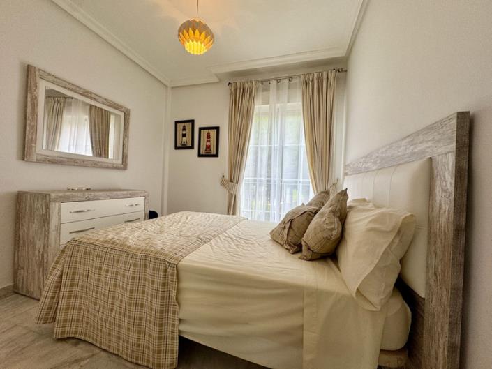 Image No.17-3 Bed Semi-Detached for sale