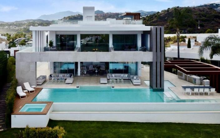 Image No.1-6 Bed Villa / Detached for sale