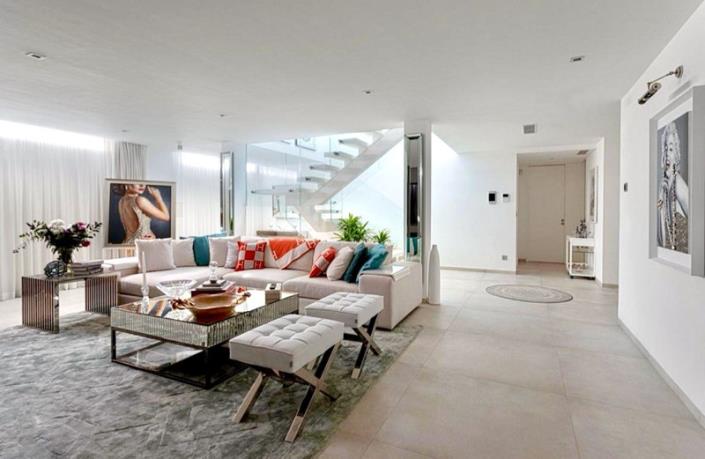 Image No.10-6 Bed Villa / Detached for sale