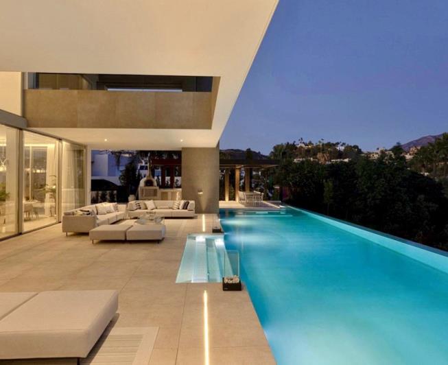 Image No.13-6 Bed Villa / Detached for sale