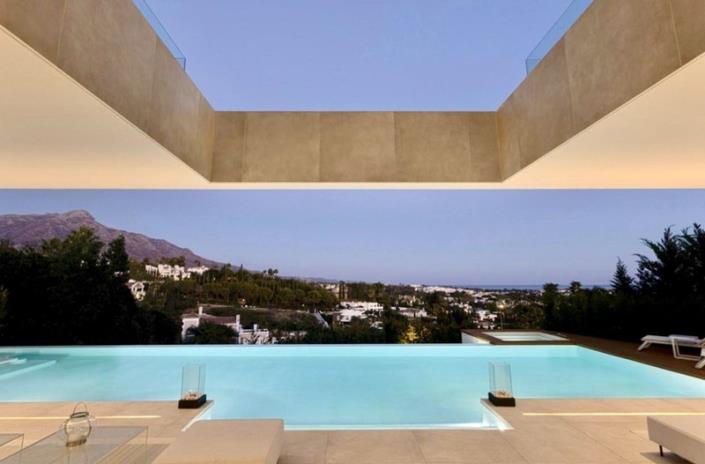 Image No.14-6 Bed Villa / Detached for sale