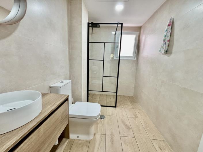 Image No.17-4 Bed Apartment for sale