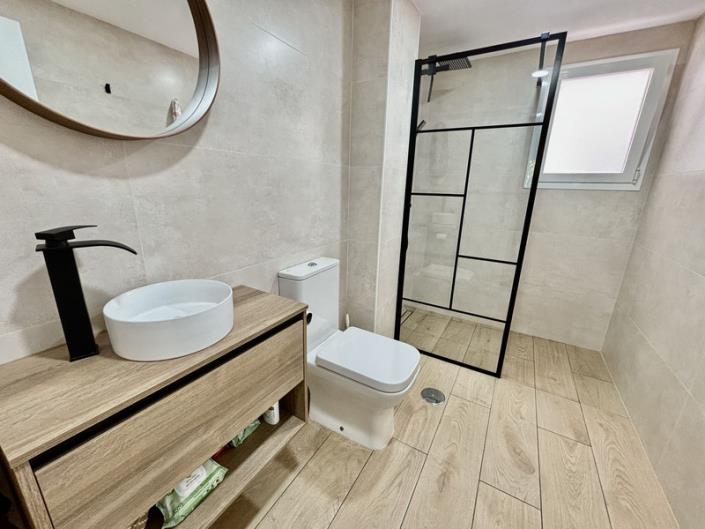 Image No.18-4 Bed Apartment for sale