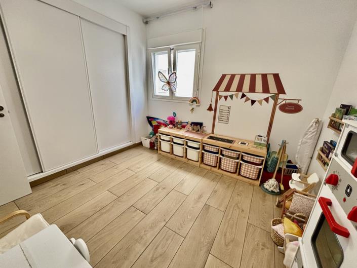 Image No.20-4 Bed Apartment for sale