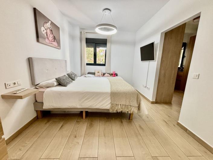 Image No.23-4 Bed Apartment for sale