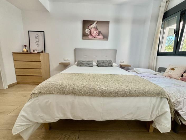 Image No.24-4 Bed Apartment for sale