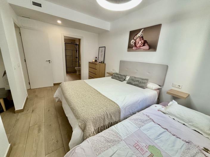 Image No.25-4 Bed Apartment for sale