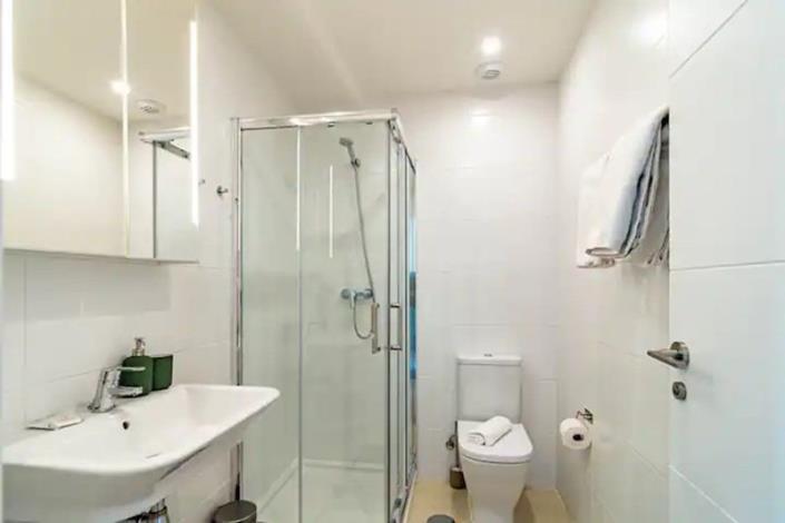 Image No.18-2 Bed Apartment for sale