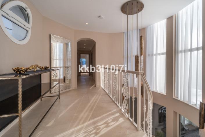 Image No.11-5 Bed Villa / Detached for sale