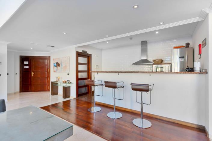 Image No.8-4 Bed Villa / Detached for sale