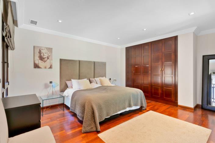 Image No.16-4 Bed Villa / Detached for sale