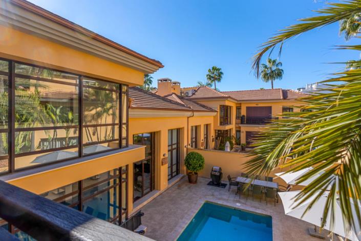 Image No.19-4 Bed Villa / Detached for sale