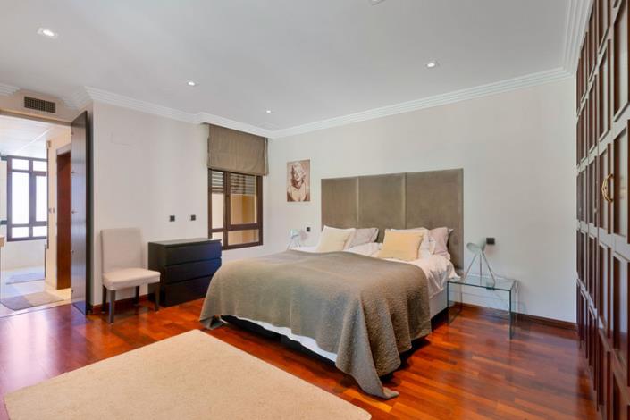 Image No.20-4 Bed Villa / Detached for sale