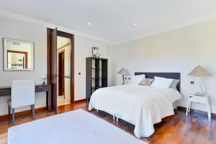 Image No.26-4 Bed Villa / Detached for sale