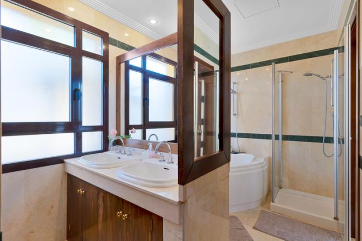 Image No.27-4 Bed Villa / Detached for sale