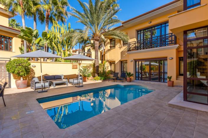 Image No.31-4 Bed Villa / Detached for sale