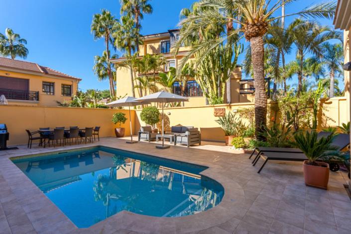 Image No.34-4 Bed Villa / Detached for sale