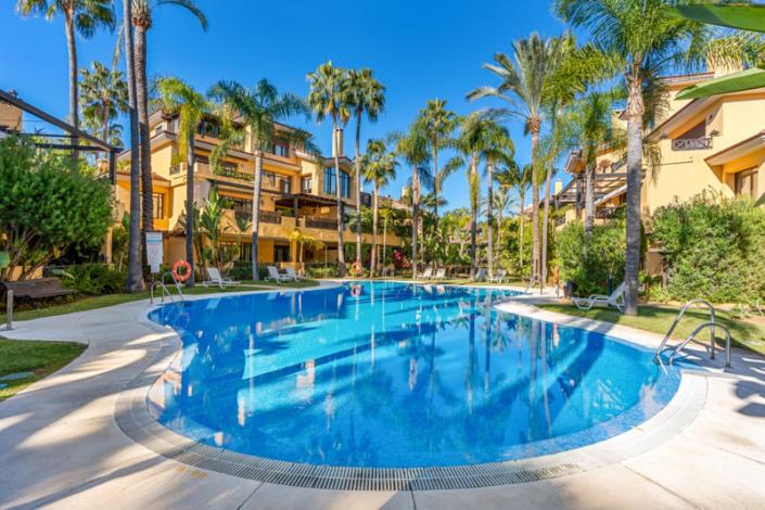 Image No.35-4 Bed Villa / Detached for sale