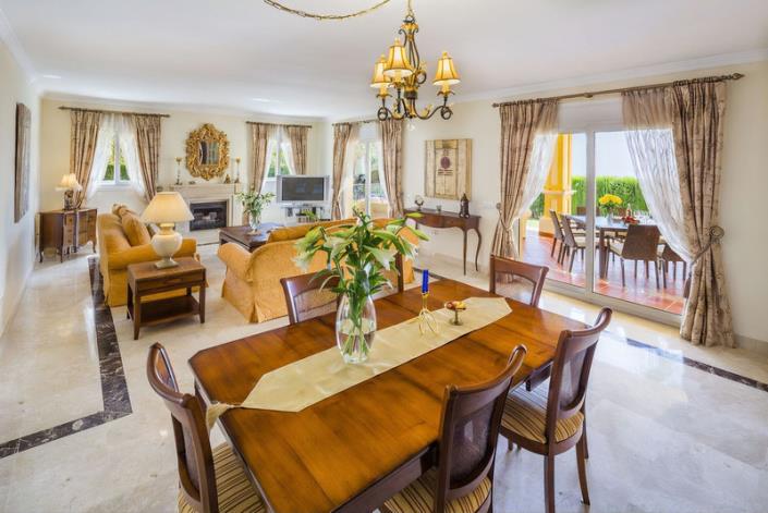 Image No.3-4 Bed Villa / Detached for sale