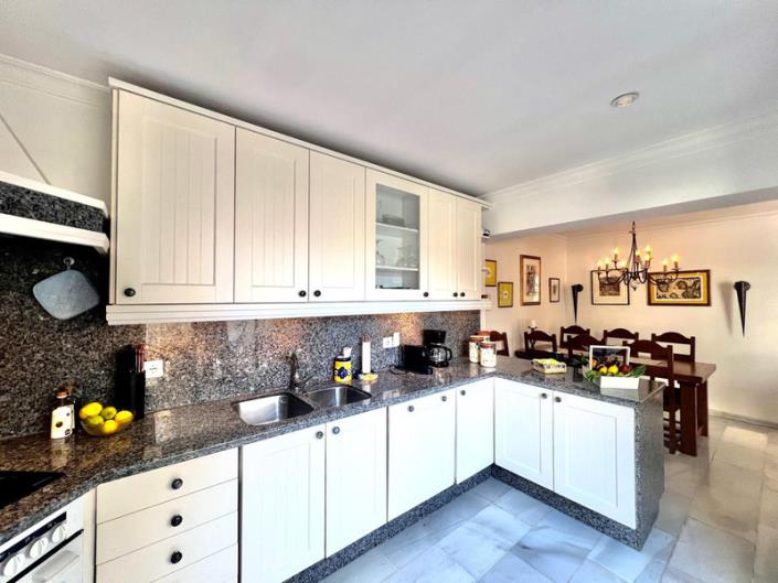 Image No.11-3 Bed Semi-Detached for sale