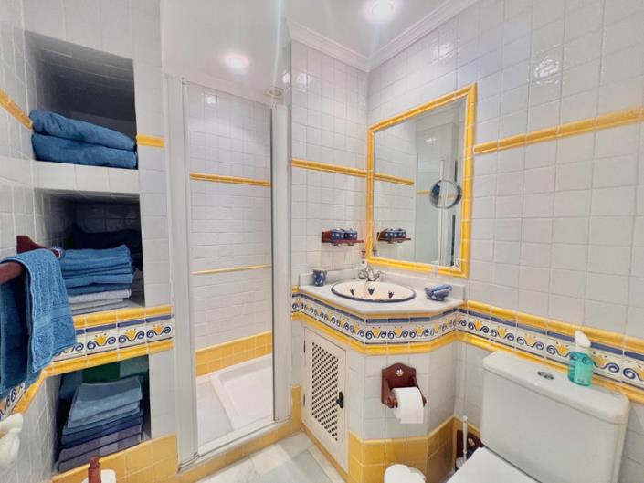 Image No.15-3 Bed Semi-Detached for sale