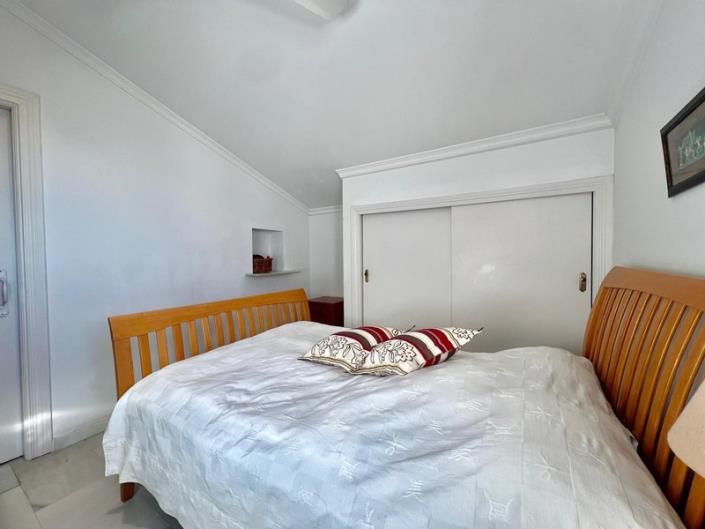 Image No.16-3 Bed Semi-Detached for sale