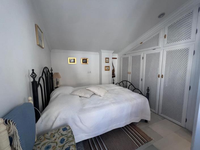 Image No.24-3 Bed Semi-Detached for sale