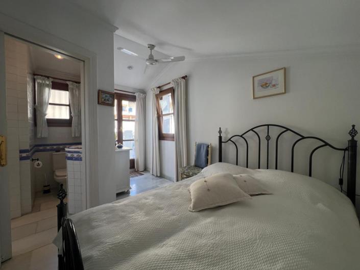 Image No.25-3 Bed Semi-Detached for sale