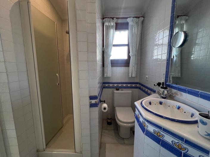 Image No.26-3 Bed Semi-Detached for sale