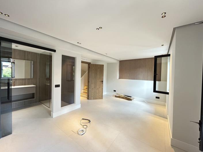 Image No.7-4 Bed Townhouse for sale