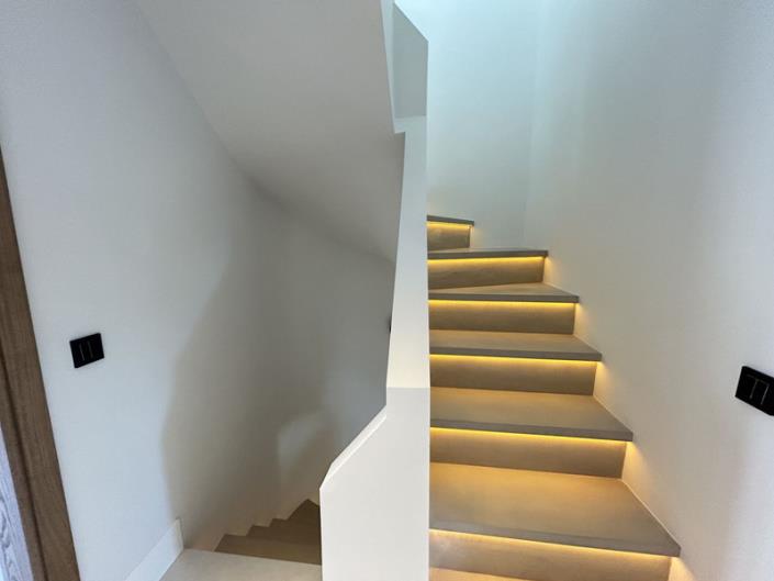 Image No.11-4 Bed Townhouse for sale