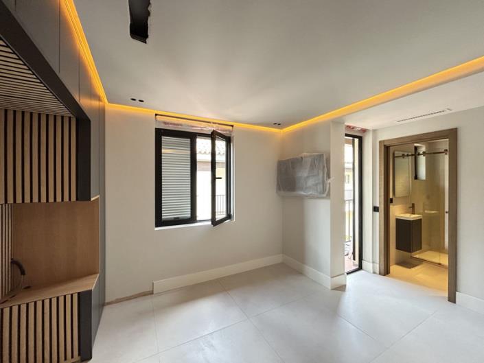 Image No.15-4 Bed Townhouse for sale