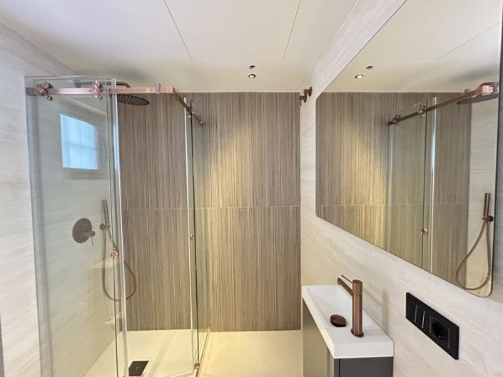 Image No.20-4 Bed Townhouse for sale