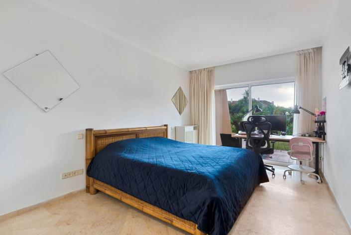 Image No.12-3 Bed Apartment for sale