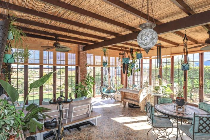 Image No.4-2 Bed Villa / Detached for sale