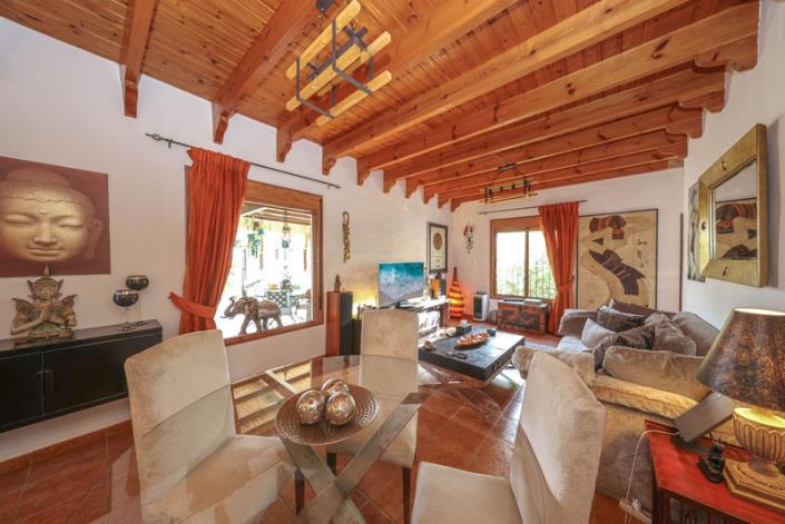 Image No.8-2 Bed Villa / Detached for sale