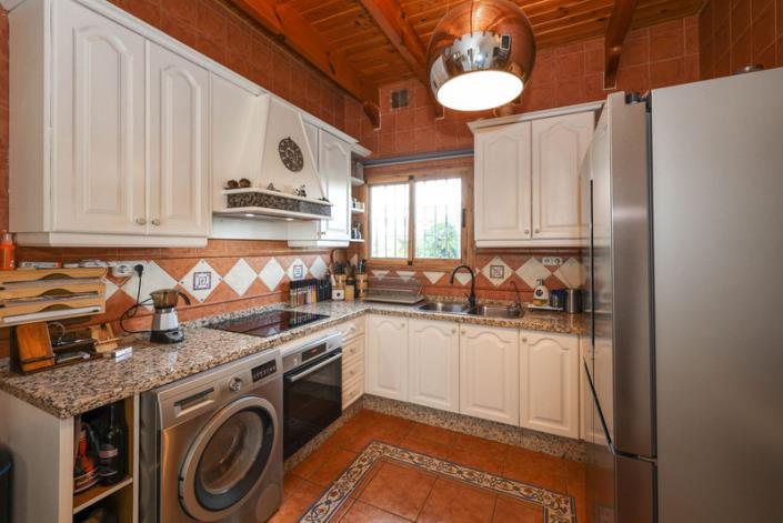 Image No.13-2 Bed Villa / Detached for sale