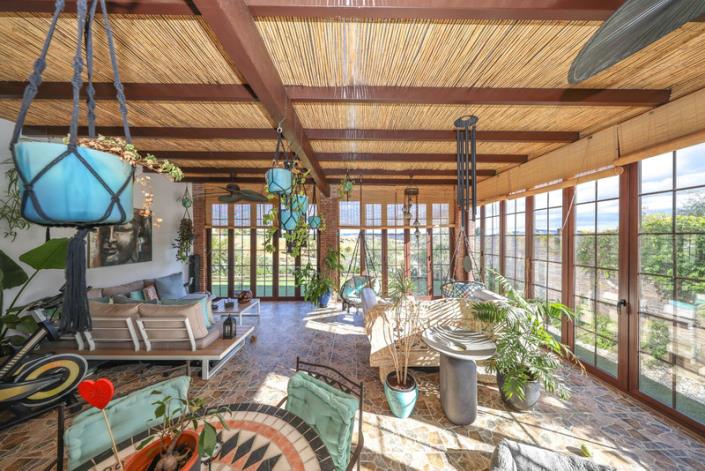 Image No.17-2 Bed Villa / Detached for sale