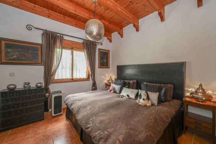 Image No.21-2 Bed Villa / Detached for sale