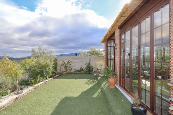 Image No.42-2 Bed Villa / Detached for sale