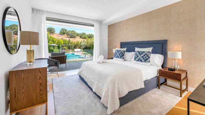 Image No.24-5 Bed Villa / Detached for sale