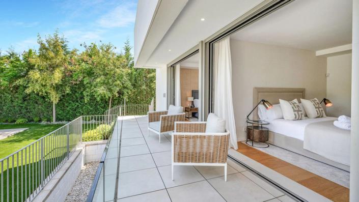 Image No.29-5 Bed Villa / Detached for sale