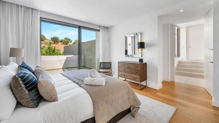 Image No.31-5 Bed Villa / Detached for sale