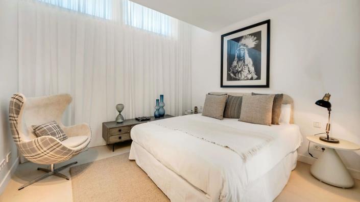 Image No.33-5 Bed Villa / Detached for sale