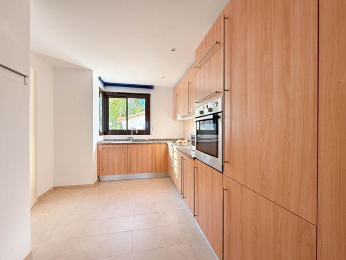 Image No.11-3 Bed Apartment for sale