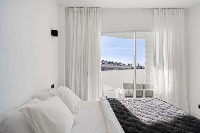 Image No.12-3 Bed Apartment for sale