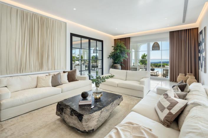 Image No.3-7 Bed Villa / Detached for sale