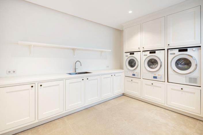 Image No.35-7 Bed Villa / Detached for sale