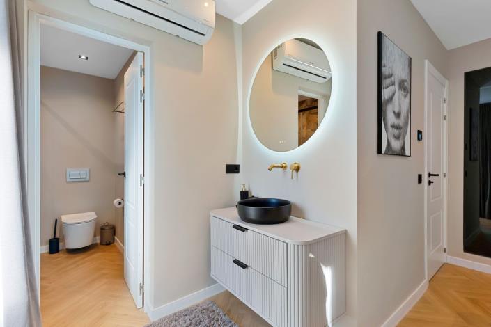 Image No.17-4 Bed Townhouse for sale